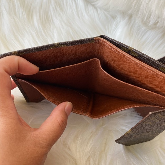 💯% Authentic Compact Wallet Luis Vuitton - Picture 4 of 12